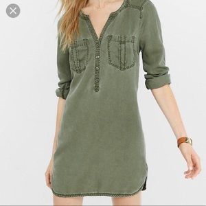 Long sleeve express dress